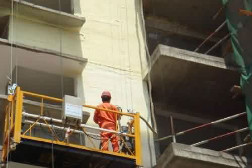 外墻保溫層現場發(fā)泡聚氨酯噴涂案例