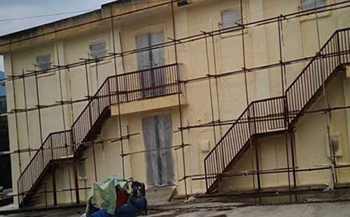 外墻保溫層現場發(fā)泡聚氨酯噴涂案例